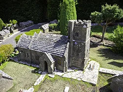 Corfe Castle Model Village Church - Ref: VS2632
