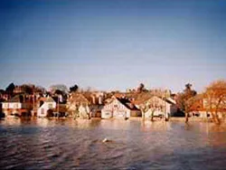 Click to view image Victoria Avenue flooded