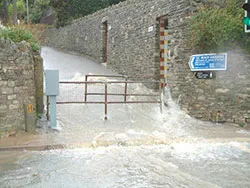 Click to view image Beach Gardens Alley flooding
