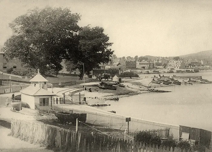 Entrance to the pier in the 1800s