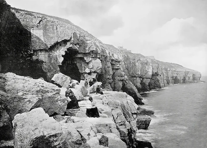 George Burt opened the caves as a tourist attraction in 1887, the same year as Durlston Castle